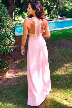 Cris Sainz, mujer de Israel Bayón con el vestido eranthe rosa