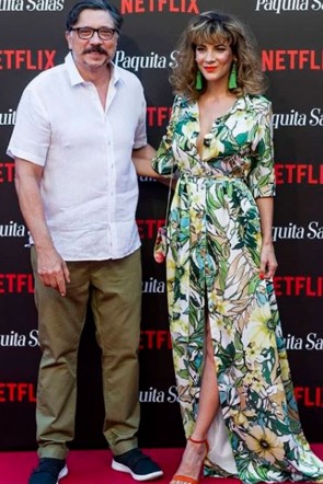 la actriz cecilia gessa con bardem en premiere serie netflix