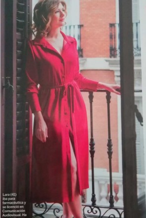 lara siscar vestido camisero rojo de apparentia en revista lecturas