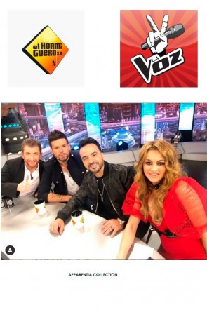 la cantante mexicana paulina rubio en el hormiguero coach de la voz antena 3 con vestido rojo apparentia