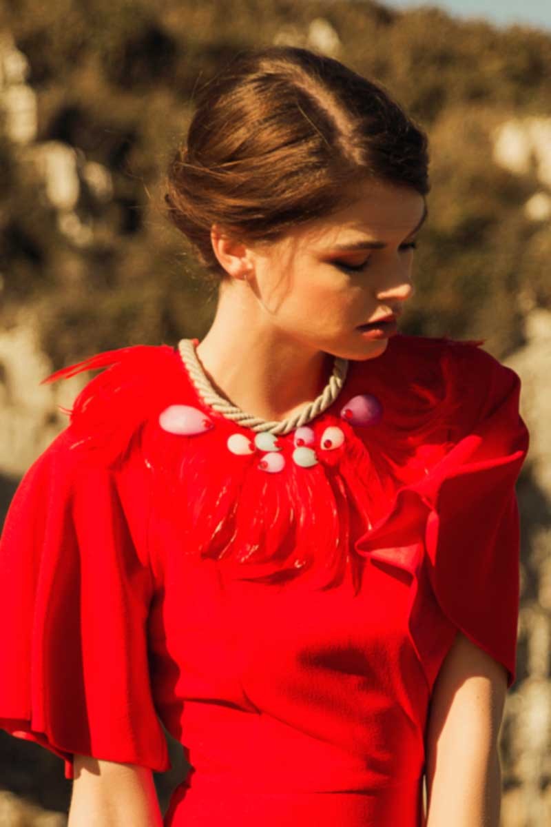 Vestido rojo de fiesta para invitada de boda madrina dama de honor fiesta de noche nochevieja espalda abierta de apparentia collection