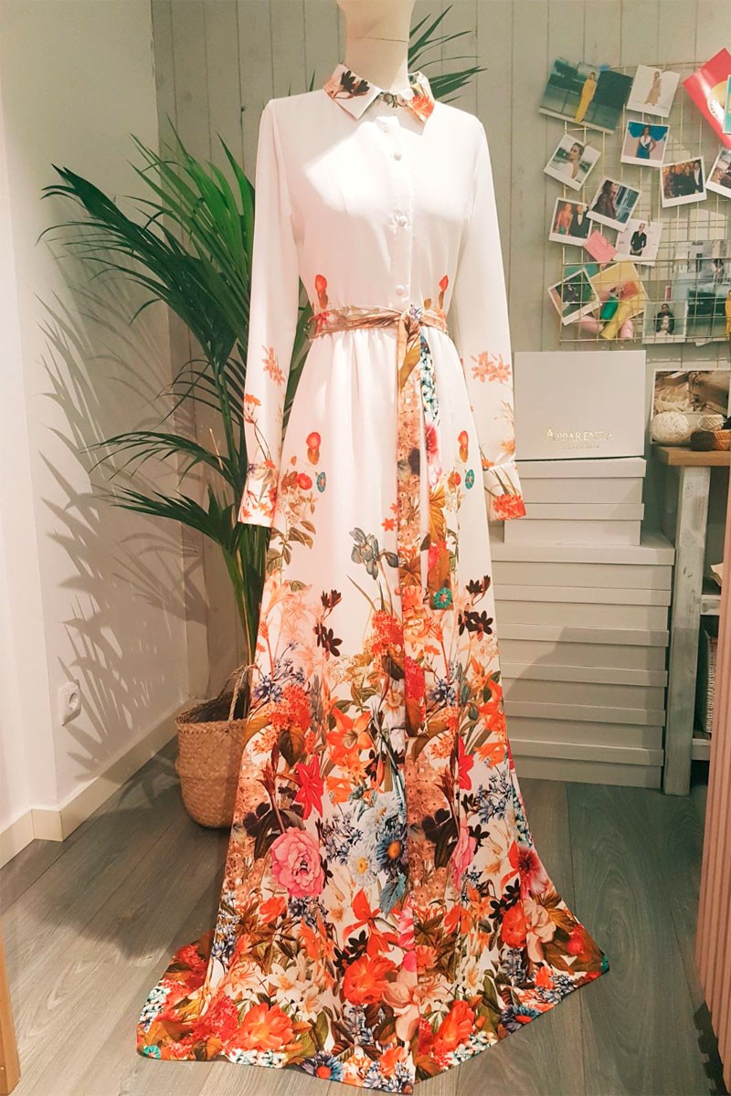 vestido estampado camisero blanco de estampado de flores manga larga con cinturon de apaprentia invitadas bodas