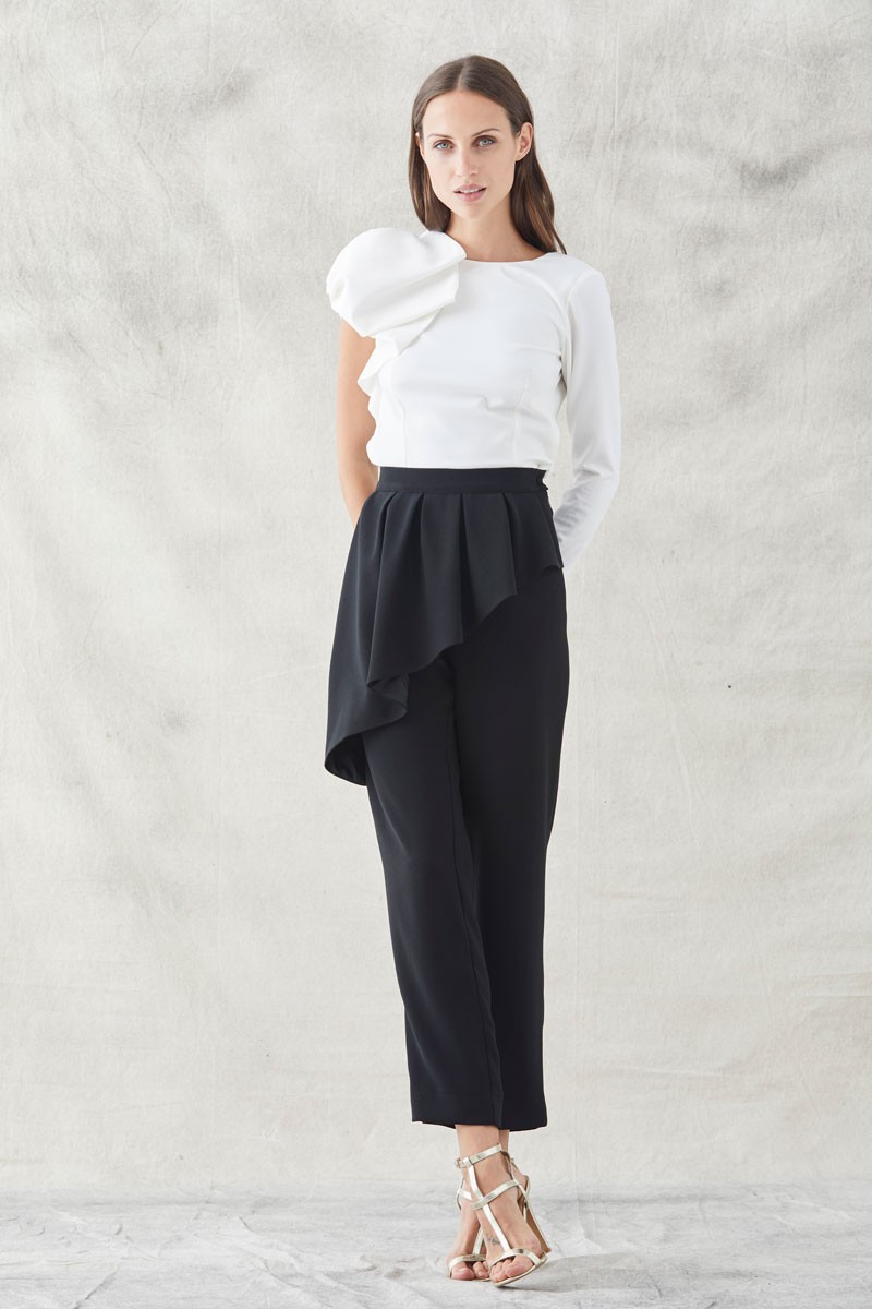 comprar online pantalon pitillo color negro  con peplum en cintura de vestir invitadas de bodas comuniones bautizos apparentia