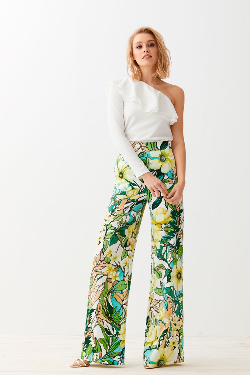 comprar online precioso pantalon palazzo confeccionado en piel de angel de pernera ancha con estampado de flores verdes para invitadas de bodas comuniones bautizos eventos ocasiones especiales de apparentia