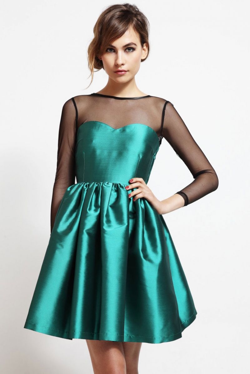 vestido corto de fiesta vuelo saten verde falda volumen para invitada boda nochevieja