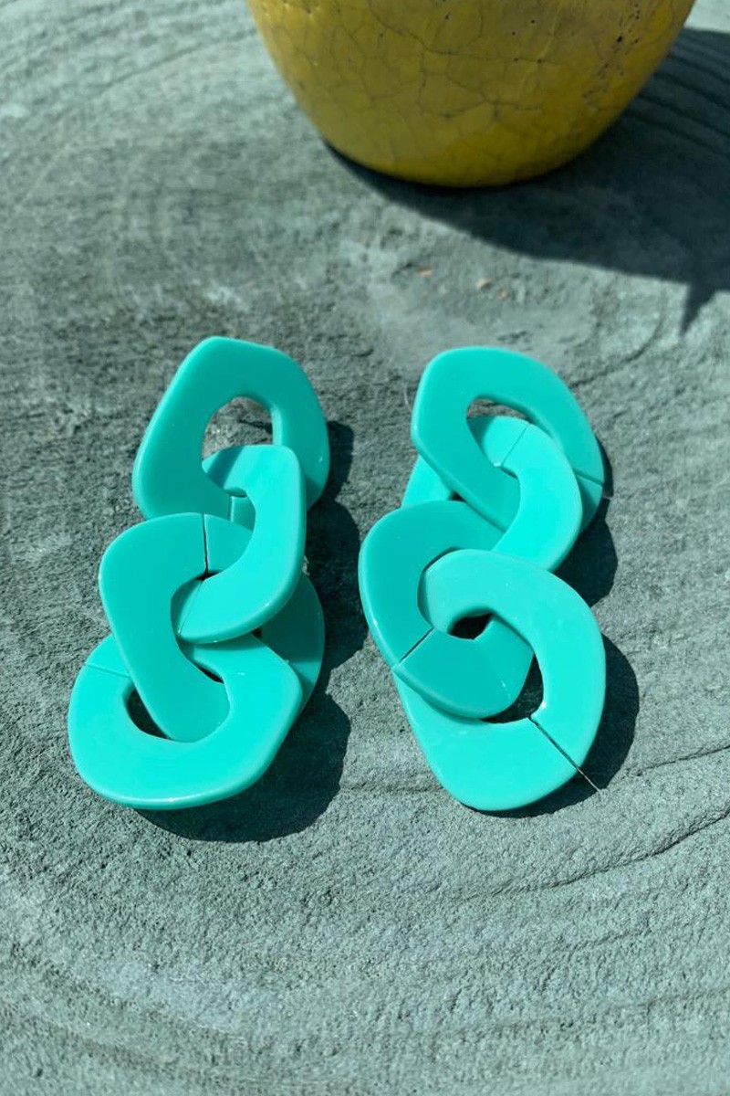 comprar online Maravillosos pendientes alargados con tres cadenas engarzadas color verde para invitadas eventos bodas graduaciones comuniones bautizos fiesta complemento ideal apparentia