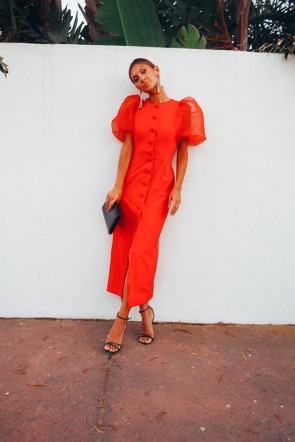 vestido rojo para boda largo midi con plumetti y  botones forrados para  fiesta, comunion, graduacion de apparentia