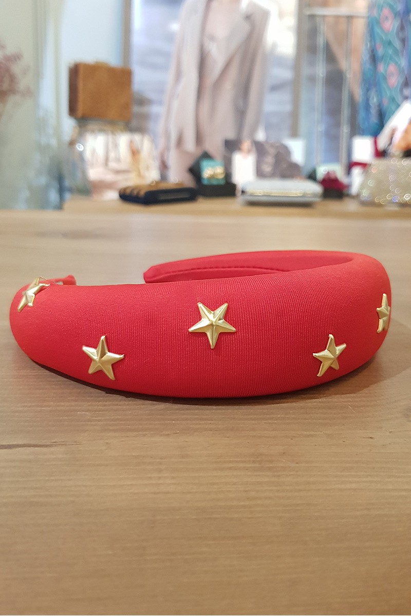 diadema roja ancha con estrellas doradas para invitadas fiesta nochevieja coctel