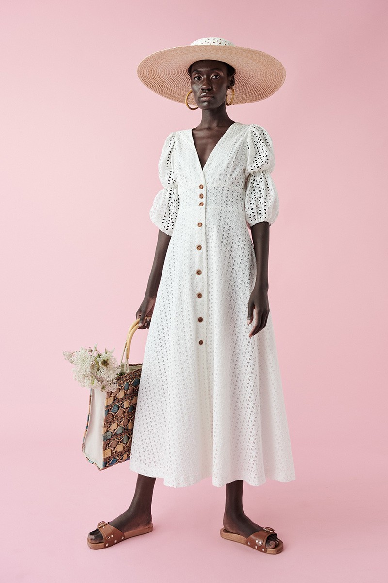 vestido camisero midi blanco troquelado y boton de madera