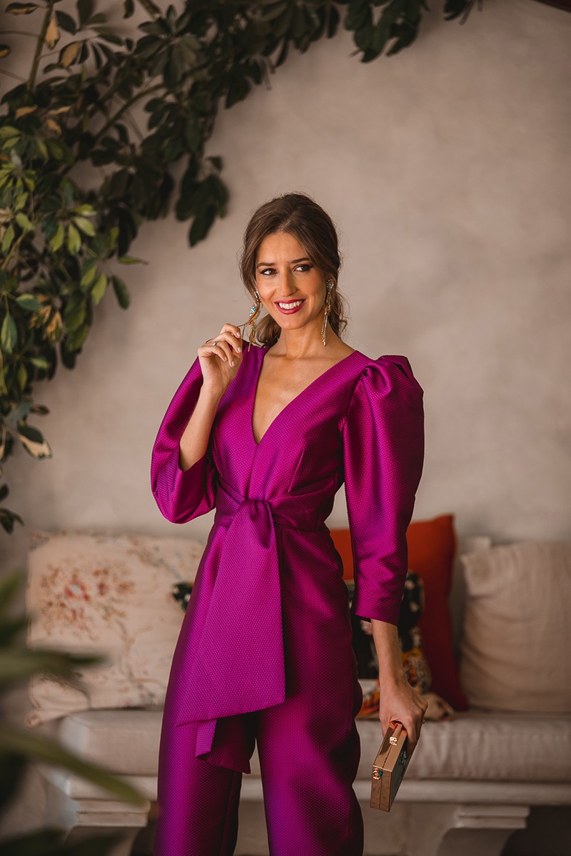 jumpsuit de fiesta con manga abullonada y lazada para invitadas boda otoño invierno