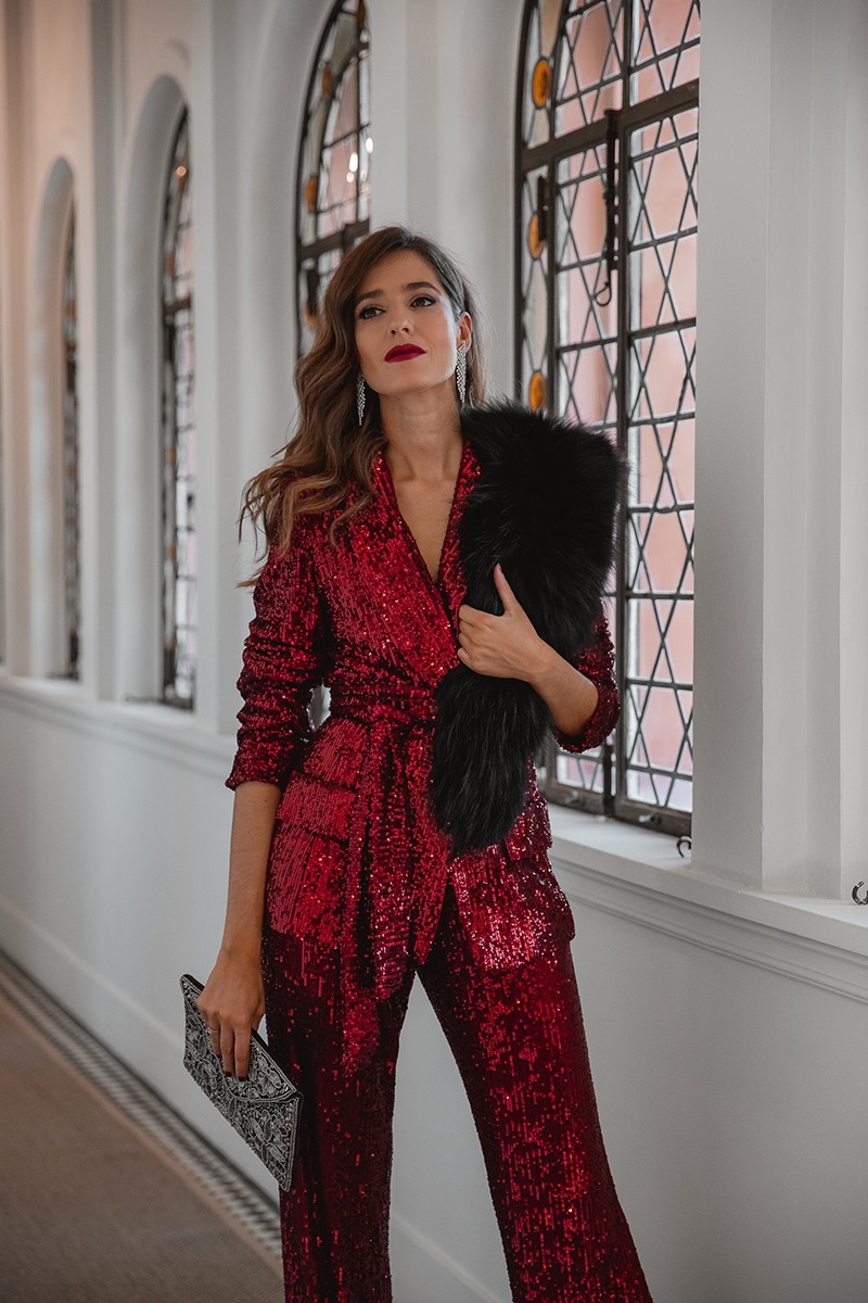 invitada perfecta con traje de blazer y palazzo de lentejuelas burdeos para boda invierno fiesta nochevieja comprar online