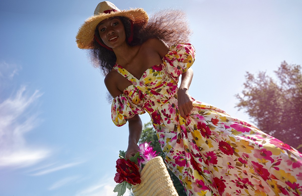 vestido largo estampado de flores con escote corazon y  para invitada a boda verano, graduacion