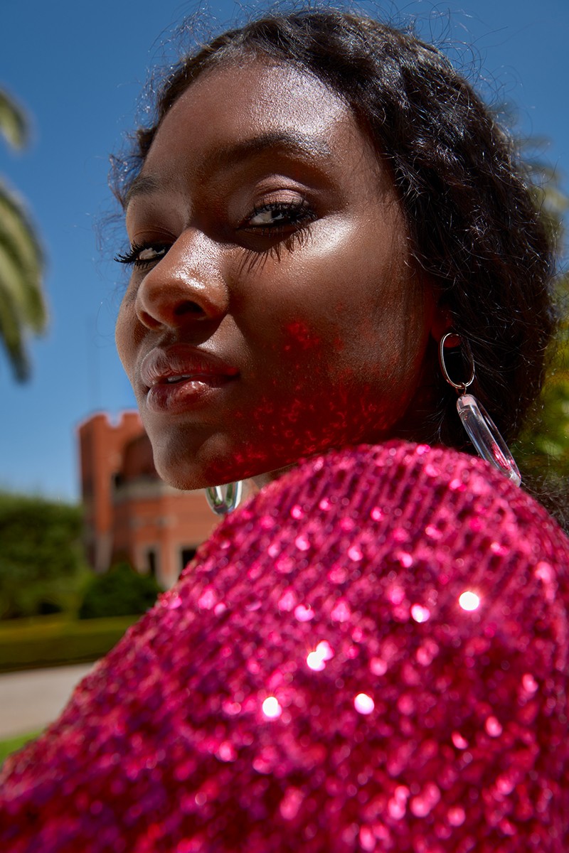 traje de lentejuelas rosa fuerte de chaqueta y palazzo para invitadas boda fiesta  navidad 