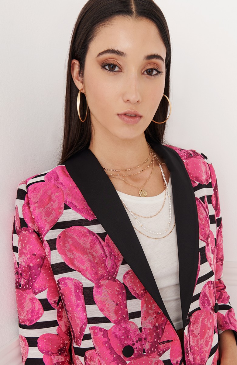 blazer mericana de jacquard estampada en tonos rosa fucsia  y negros comprar online comprar coleccion otono invierno tendencias 2023 apparentia