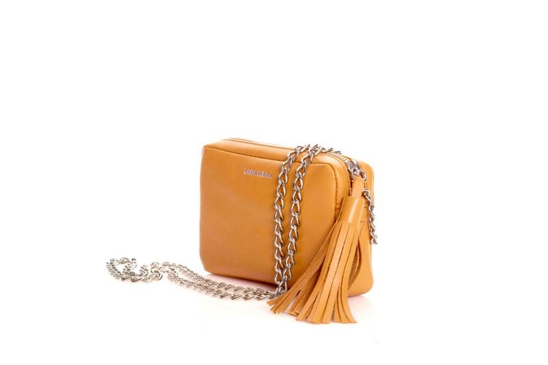 Bolso mini amarillo ambar de colgar con asa metalica lacambra