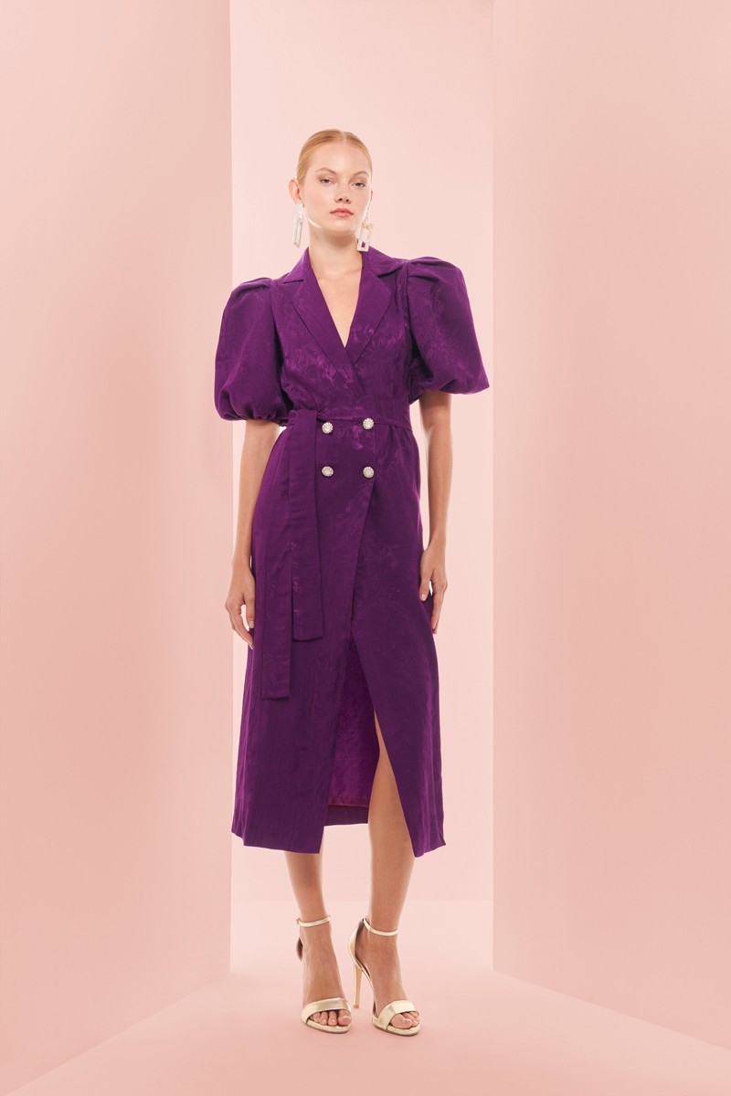 comprar online Vestido de fiesta midi con mangas abullonadas morado tornasolado con cuello y solapa , botones forrados  y cinturon para invitadas boda, evento, fiesta, coctel, otoño fiesta navidad 